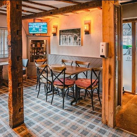 Charming 1-Bed Loft In Caerleon Apartment Newport  Ngoại thất bức ảnh