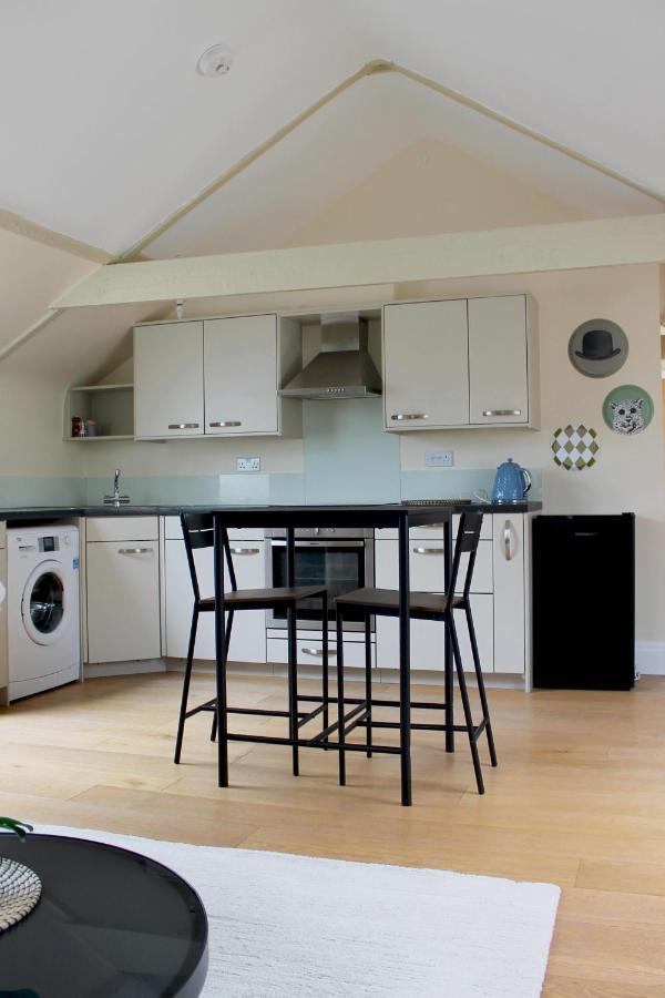 Charming 1-Bed Loft In Caerleon Apartment Newport  Ngoại thất bức ảnh